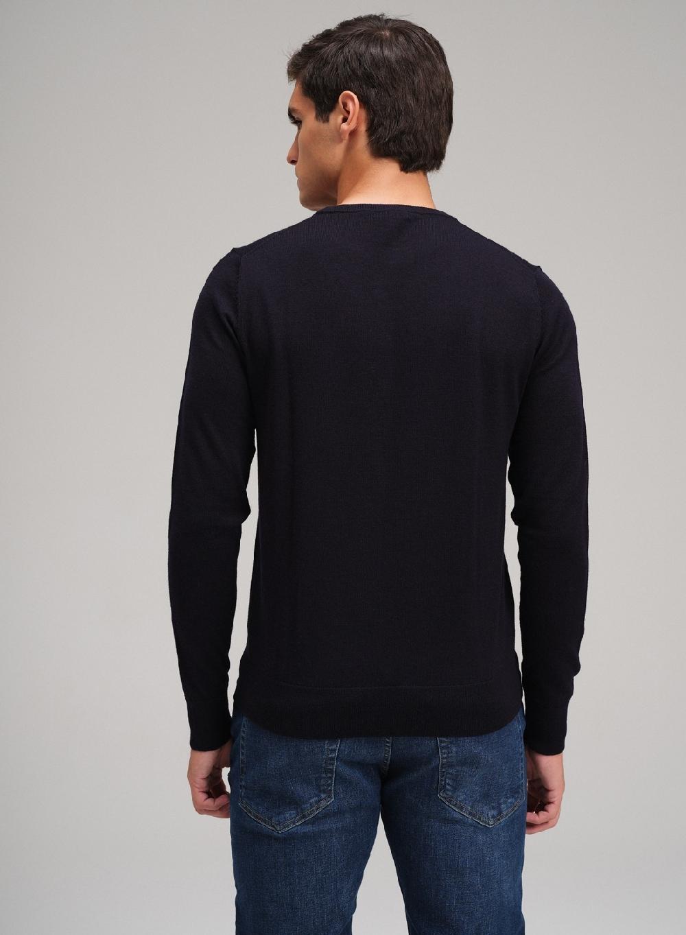 Etiqueta negra Sweater cuello U merino Descuentos del mes