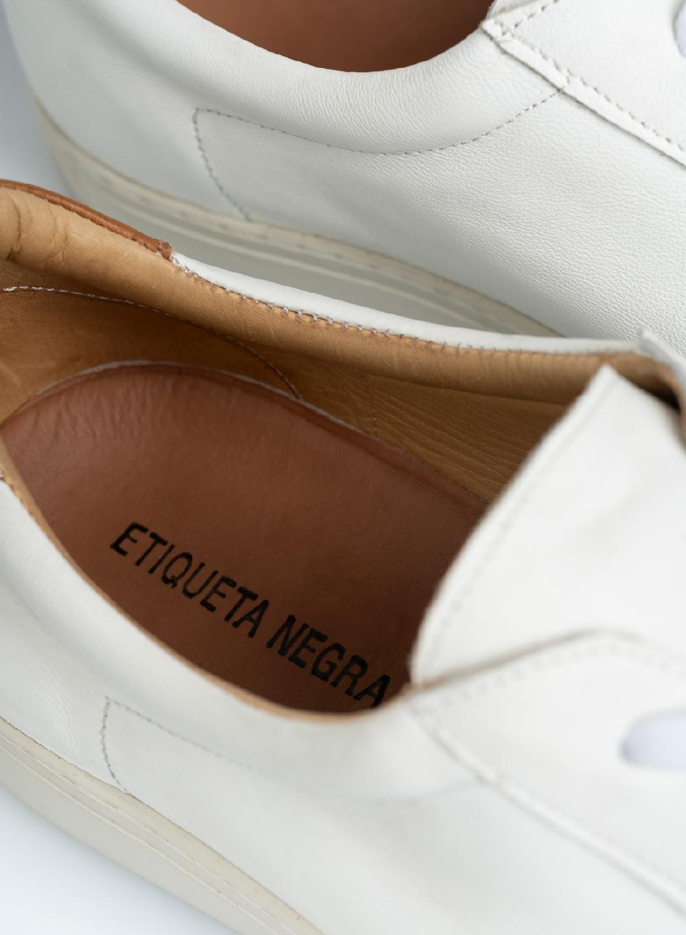 Etiqueta negra Zapatilla urbana vaqueta Tienda de fábrica