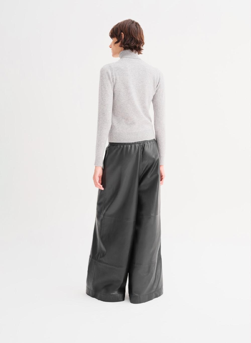 Etiqueta negra Polera tejida lana cashmere En oferta