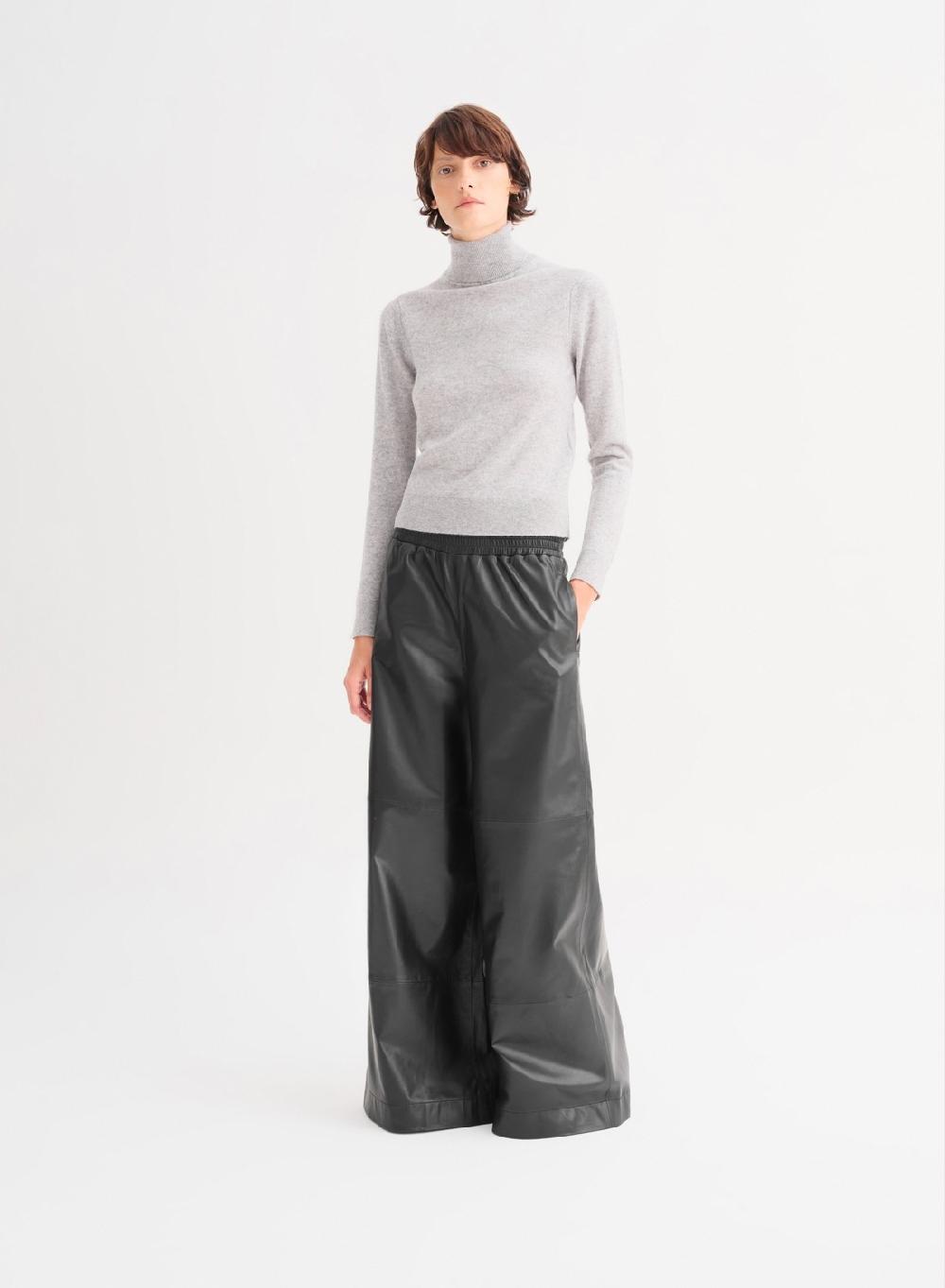 Etiqueta negra Polera tejida lana cashmere En oferta