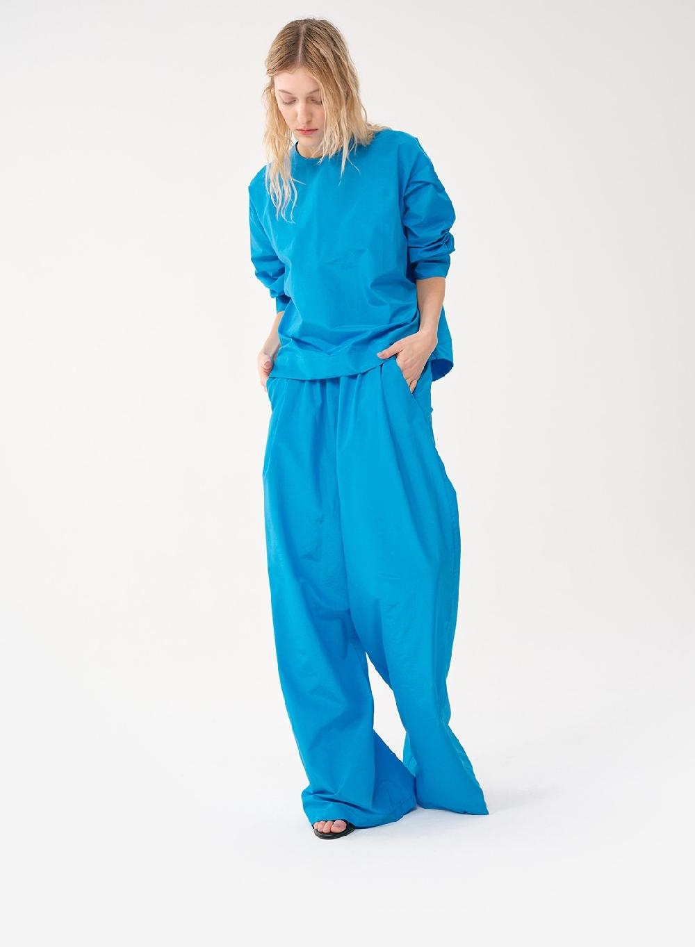 Etiqueta negra REMERA OVERSIZE FORMAL Precio de fábrica