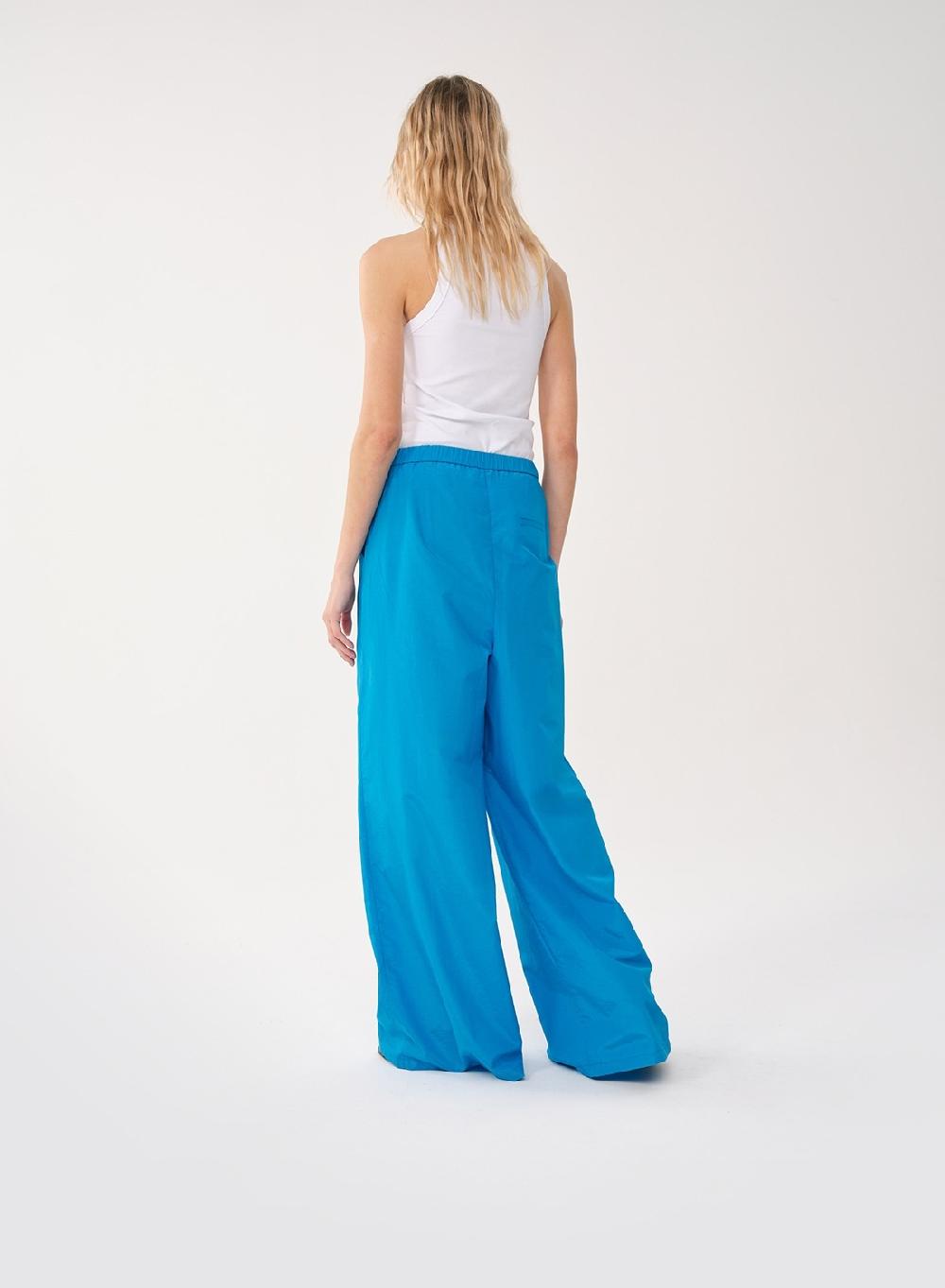 Etiqueta negra PANTALON SUELTO FORMAL Solo hoy