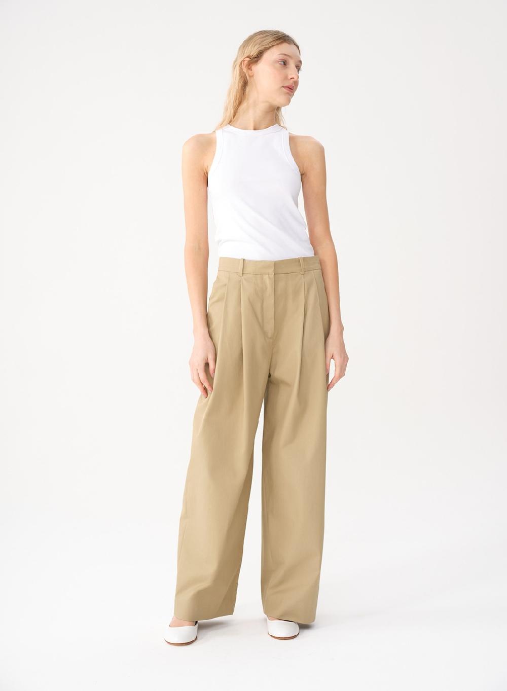 Etiqueta negra PANTALON PINZAS GABARDINA Solo hoy