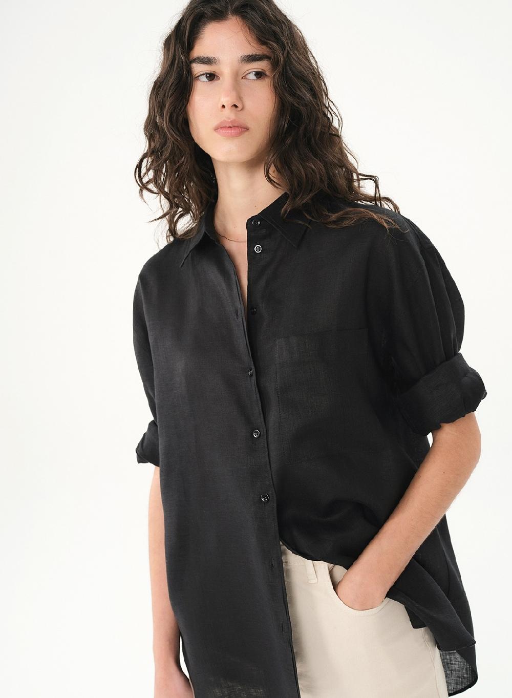 Etiqueta negra CAMISA AMPLIA LINO Devoluciones gratuitas