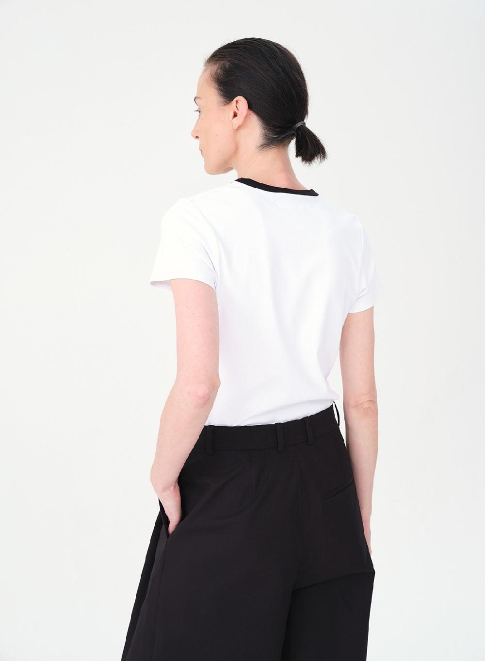 Etiqueta negra Remera rib combinada Última moda