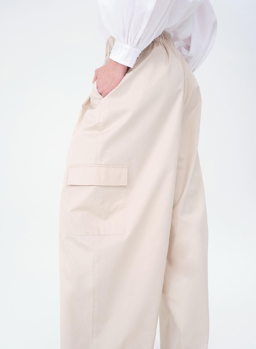 Etiqueta negra PANTALON CARGO POPLIN TECNICO Descuento por venta flash