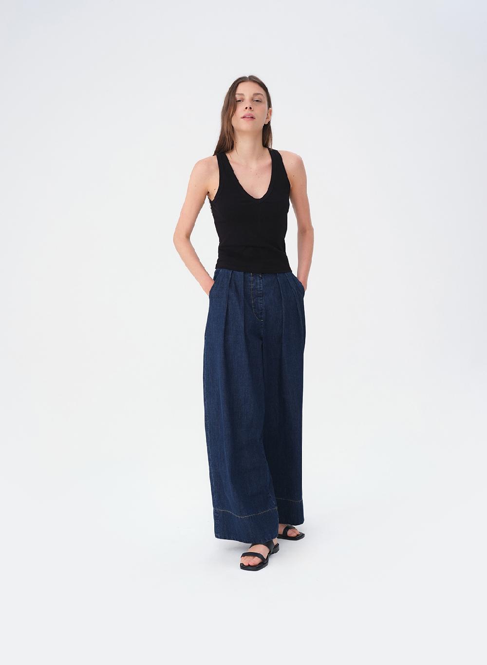 Etiqueta negra Musculosa V rib Limitado a 3 días