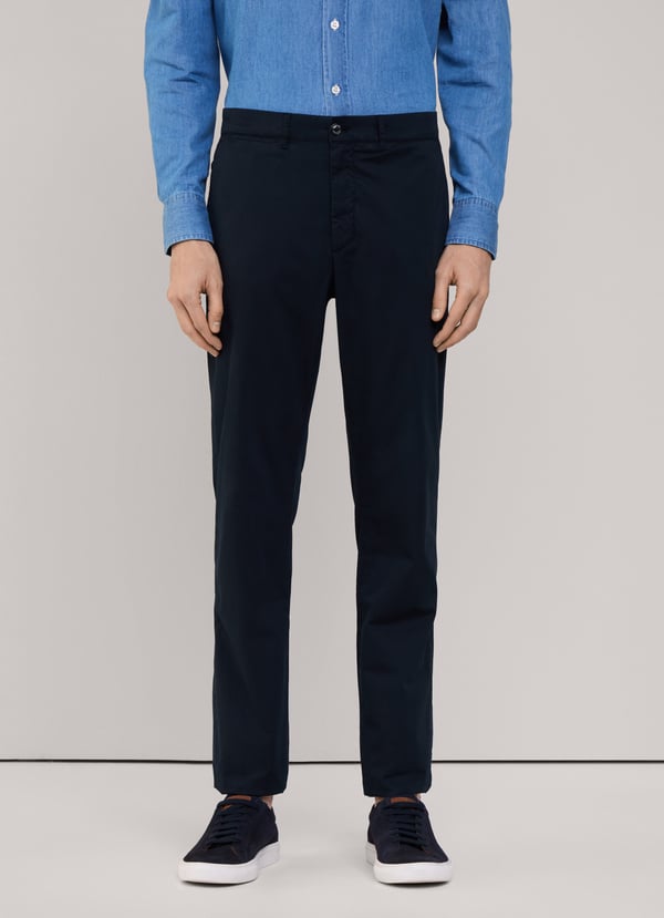 Façonnable pantalón chino de sarga fit slim En oferta