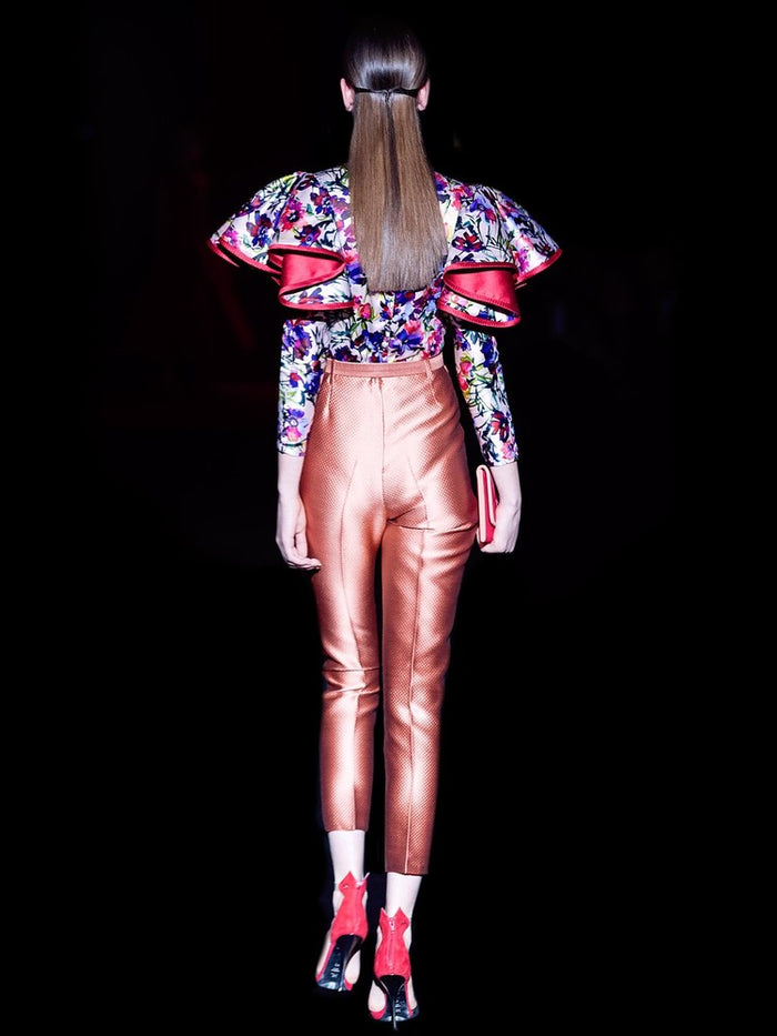 Hannibal laguna Look 4 CALESA y CATY | Body en satin estampado azaleas flamenco y pantalón gran pique Rebajas top