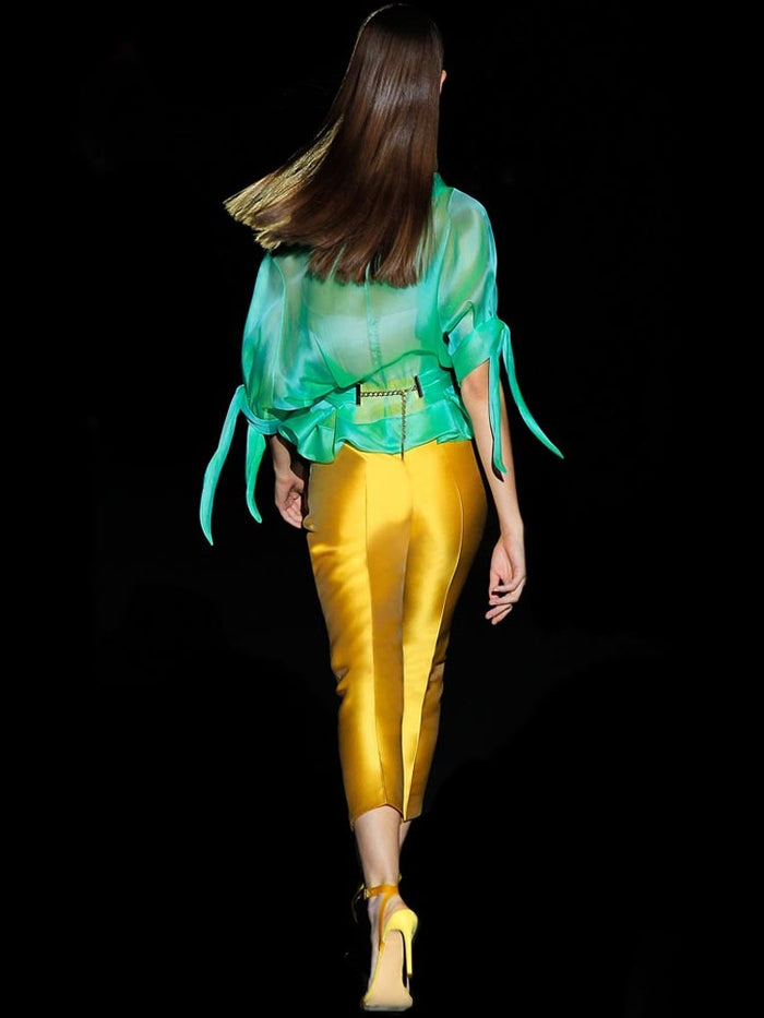Hannibal laguna Look 4 DANZA DUM y DIXIE | Blusa en organza seda Corpiño en raso y Pantalon mikado Tienda de fábrica