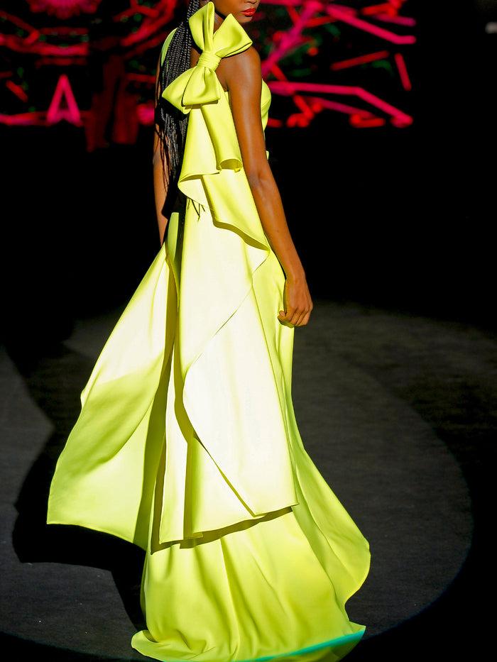 Hannibal laguna LOOK 18 IVANKA | Vestido de fiesta en crepe lima con falda capote Venta caliente