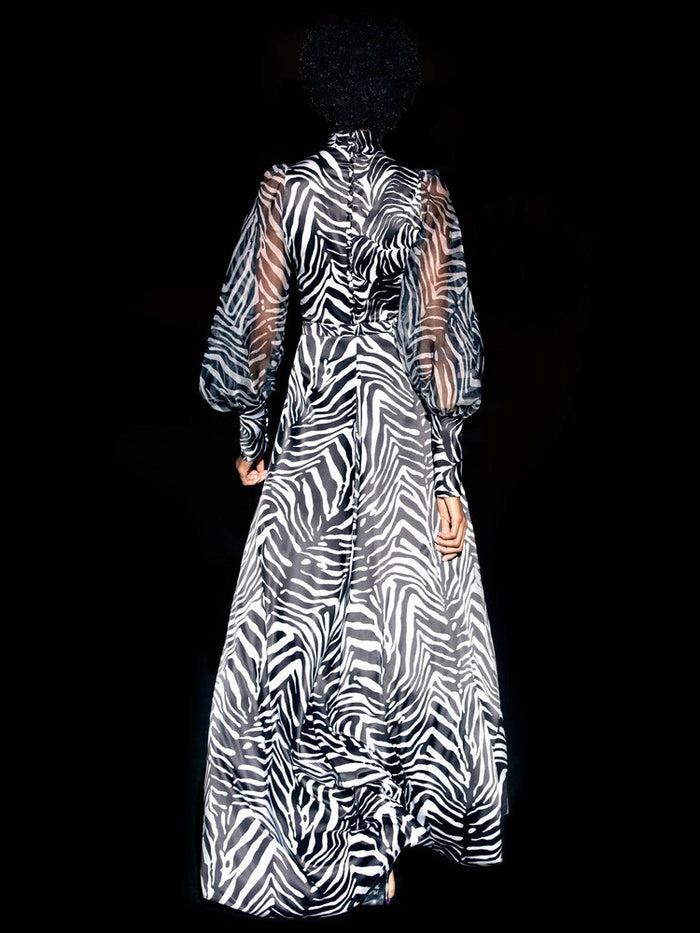 Hannibal laguna Look 10 CEYLAN | Satin estampado cebra blanco y negro Rebajas de fin de temporada