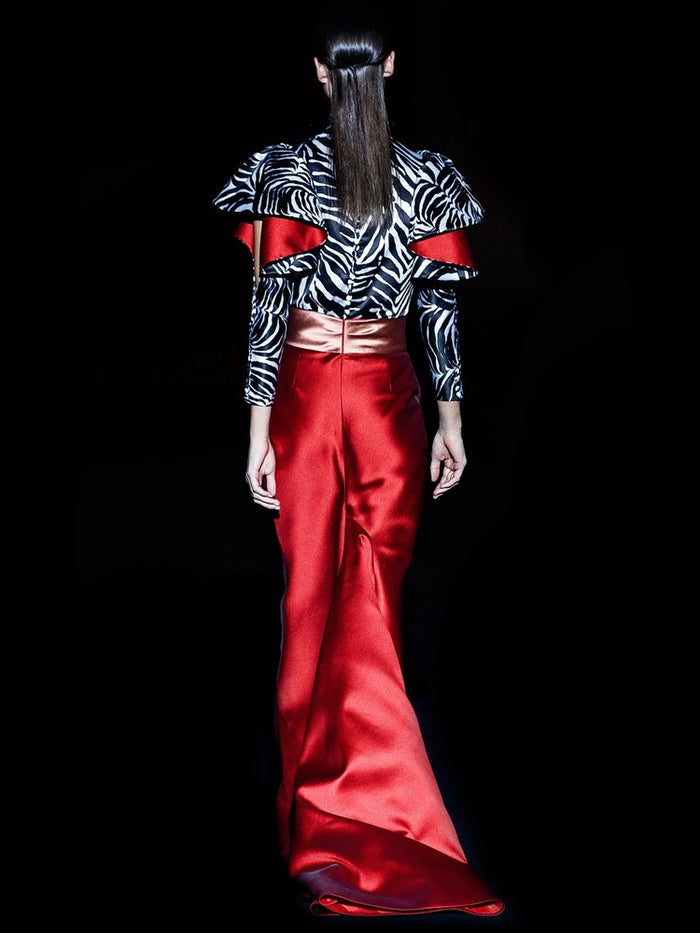 Hannibal laguna Look 12 CEBRI y COMET | Body satin estampado cebra y falda sirena Devoluciones gratuitas