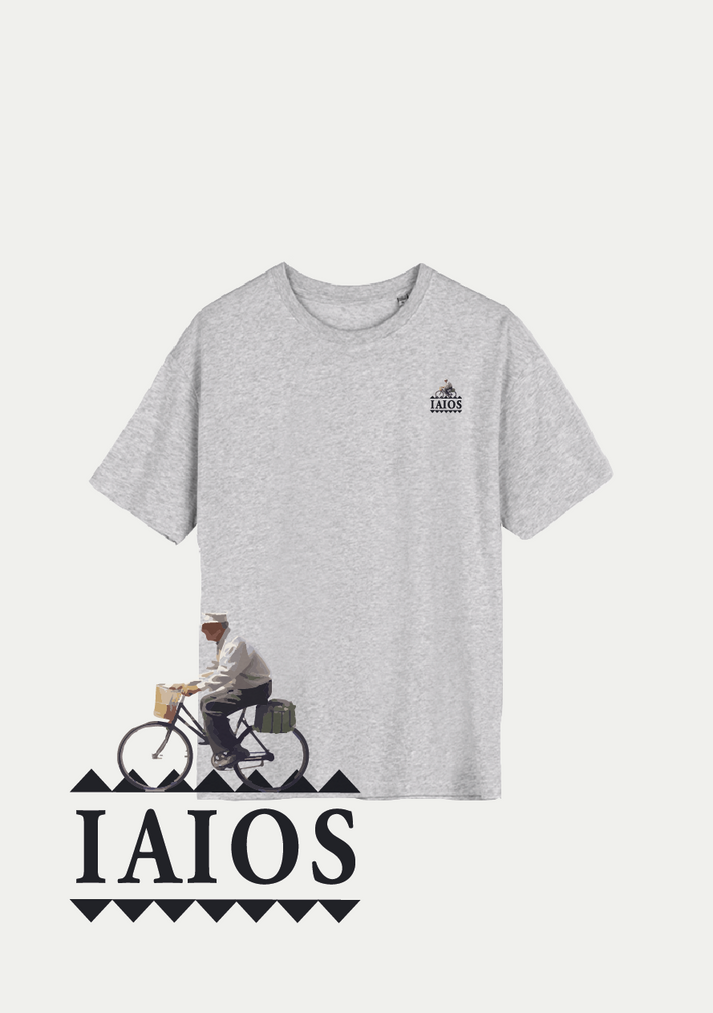 Iaios IAIO amb bicicleta