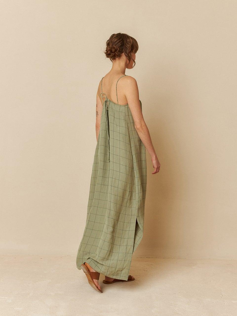 Indi & cold VESTIDO MIDI TIRANTE 2025