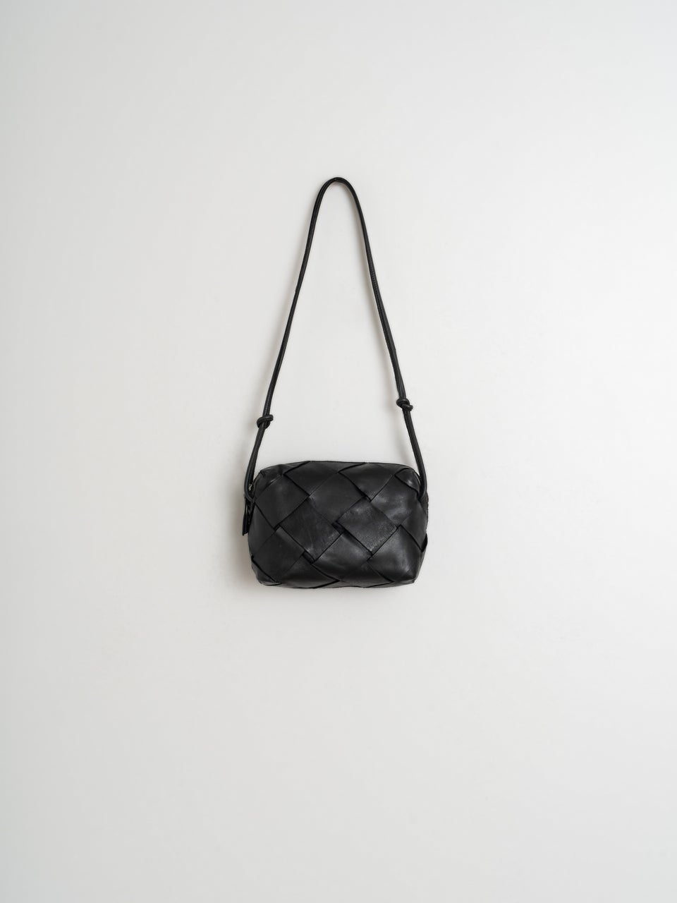Indi & cold BOLSO BANDOLERA PIEL BOX En oferta
