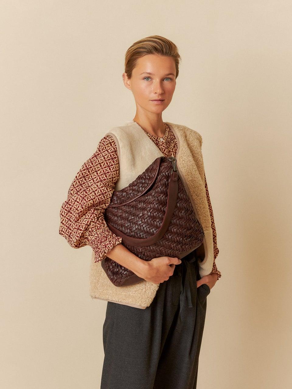Indi & cold BOLSO ESPIGA PIEL REMY 2025