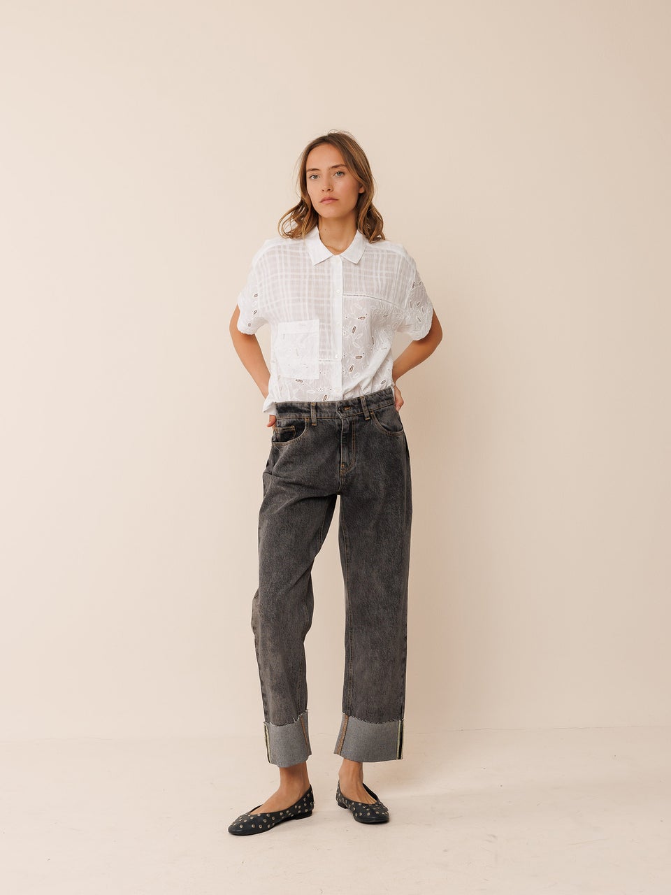 Indi & cold PANTALÓN DENIM VUELTO Promoción trimestral