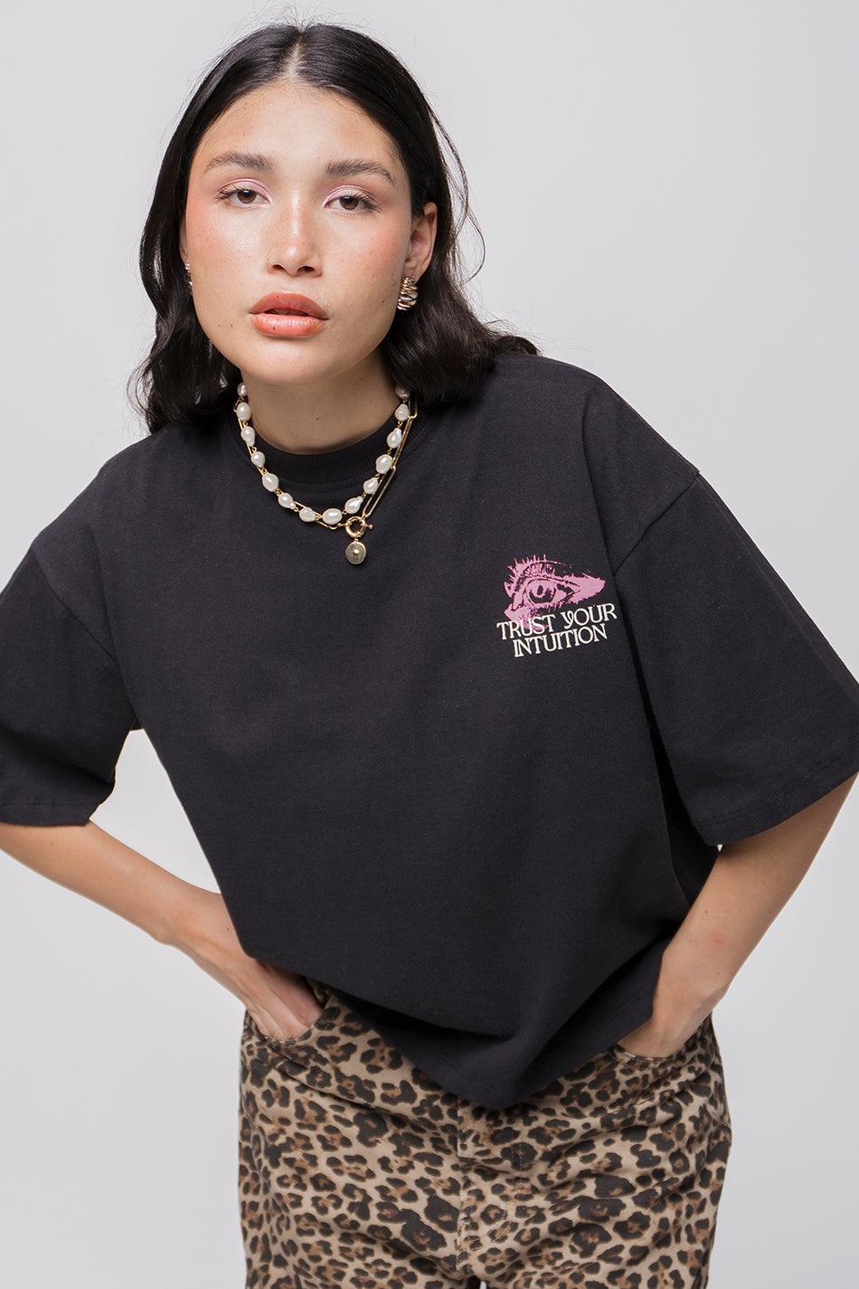 kaotiko Camiseta Eye Trust Your Intuition Black Rebajas de fábrica