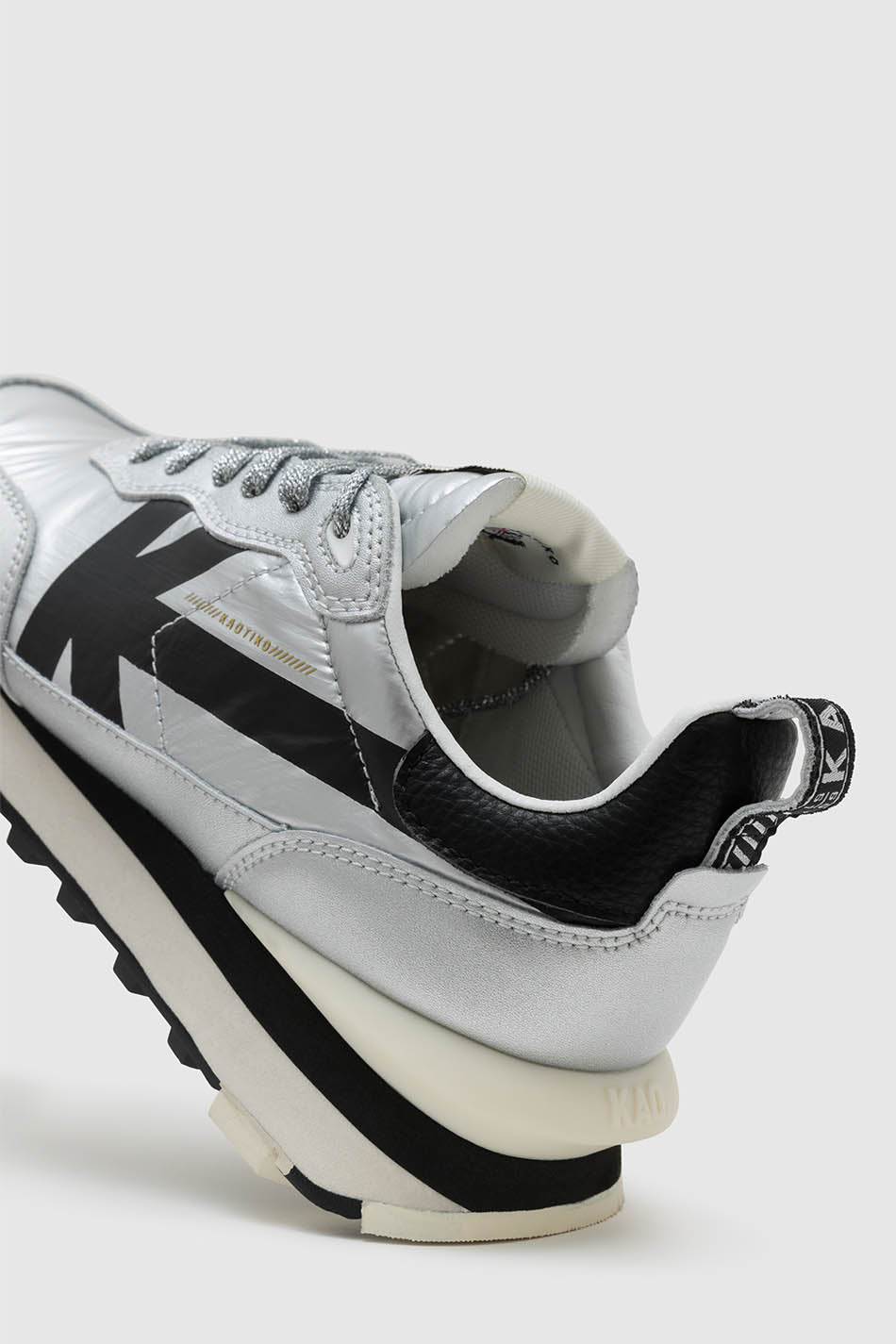 kaotiko Zapatillas Kaotiko Nara Silver Gran oferta