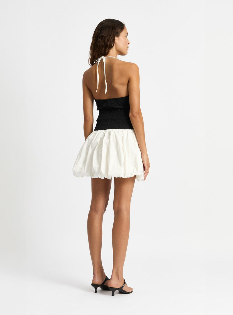 laagam CHLOE BLACK & WHITE BALLOON SHORT DRESS Mejor oferta