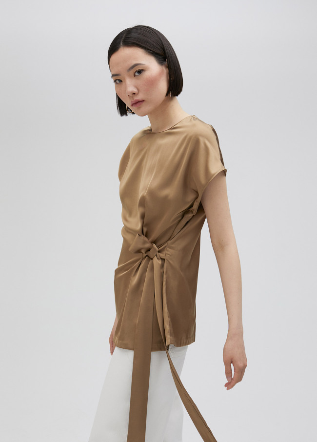 lola casademunt Blusa satinada atada en cintura Rebajas de fábrica