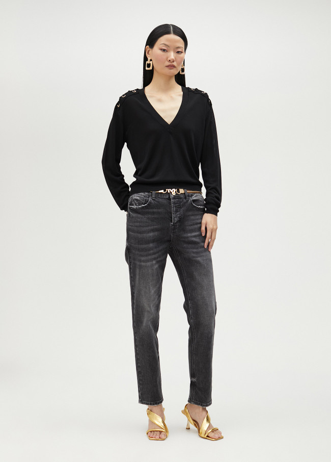 lola casademunt Jersey detalle hombro 2025