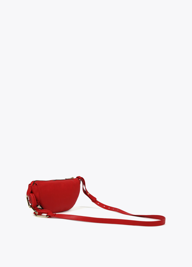 lola casademunt Bolso bandolera con arandelas y cinta logotipada En oferta