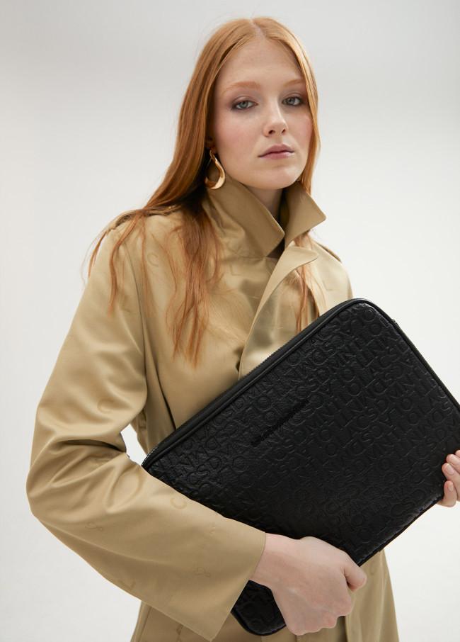 lola casademunt Funda ordenador monograma Liquidación