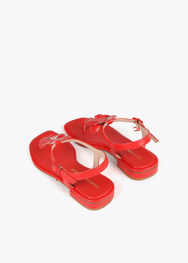 lola casademunt Sandalia con tira de dedo y detalle de flor Mejor oferta