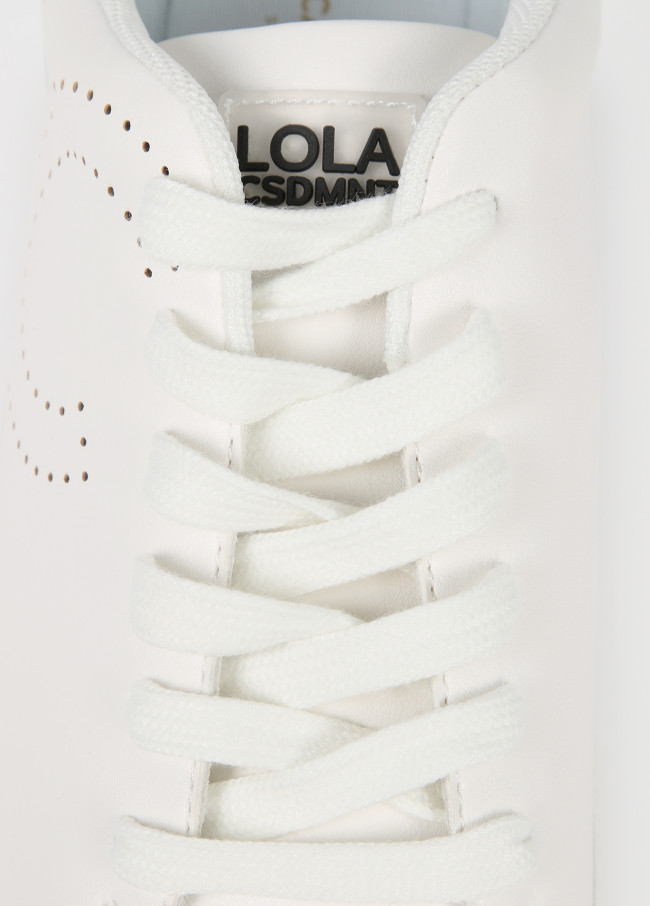 lola casademunt Deportiva con detalle LC perforado Liquidación