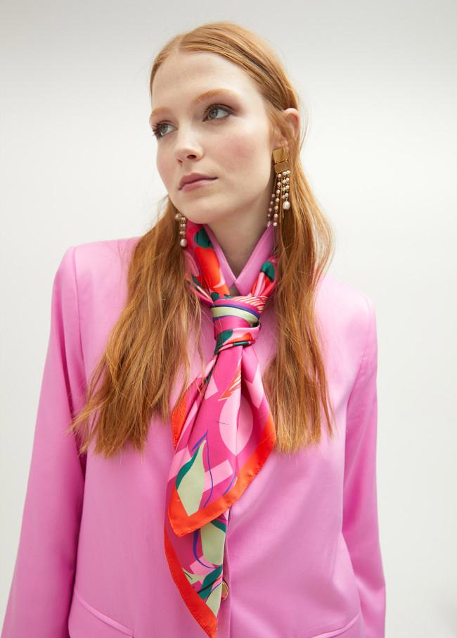 lola casademunt Pañuelo satinado flores tropicales Limitado a 3 días