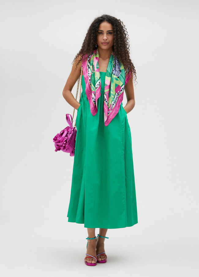 lola casademunt Pañuelo satinado leopardo sentado Ahorra y exporta