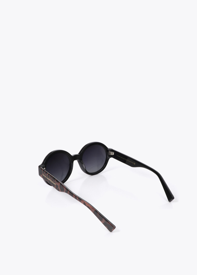 lola casademunt Gafa redonda con animal print Último día