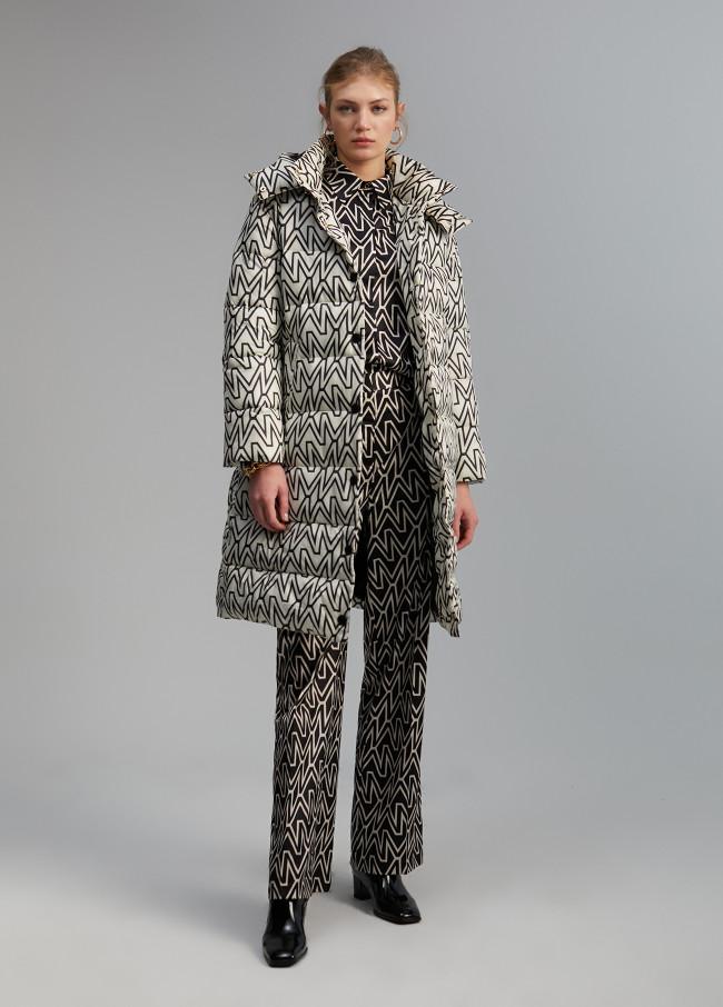 lola casademunt Anorak midi acolchado monograma Precios de Black Friday