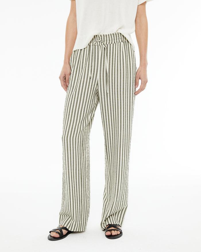 system action Pantalón recto a rayas con cordón en la cintura Última moda