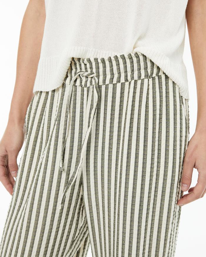 system action Pantalón recto a rayas con cordón en la cintura Última moda