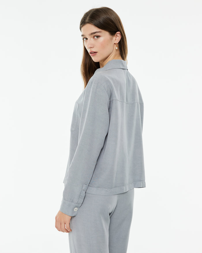 system action Chaqueta fluida con cuello camisero y bolsillo delantero En oferta