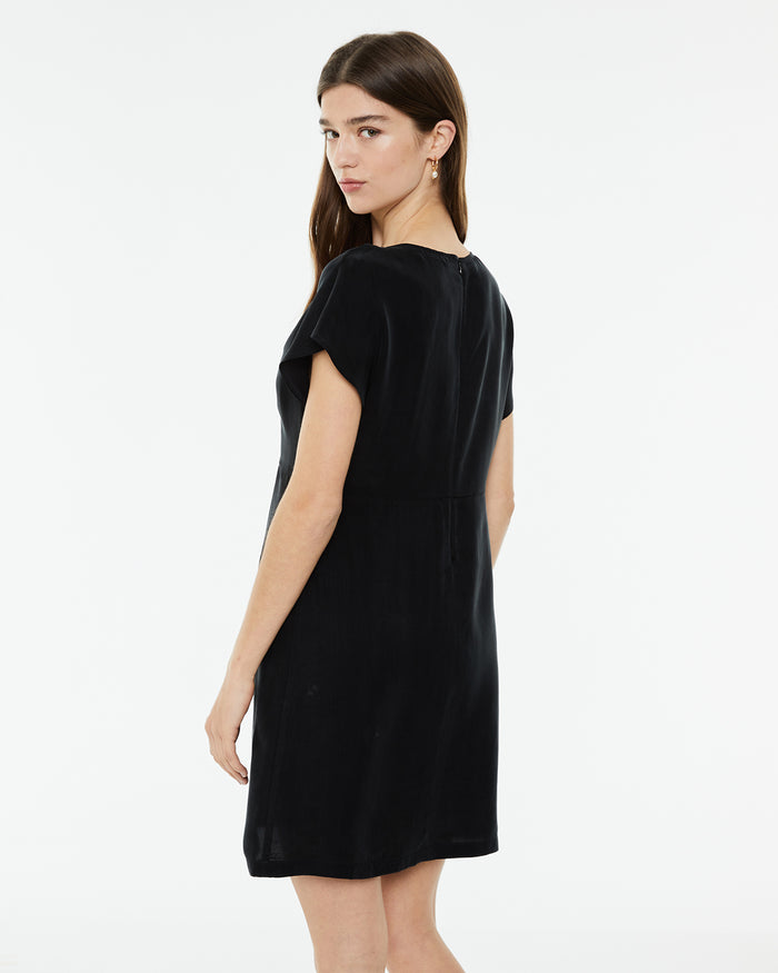 system action Vestido corto de cupro con tirante ancho Ventas relámpago