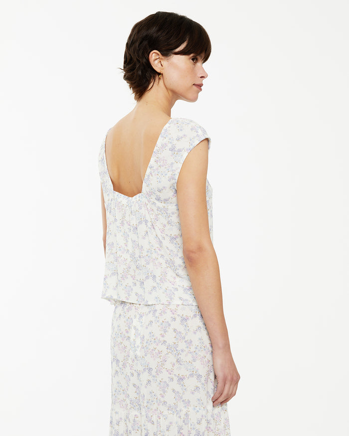 system action Top estampado floral con frunce en escote Envío gratis