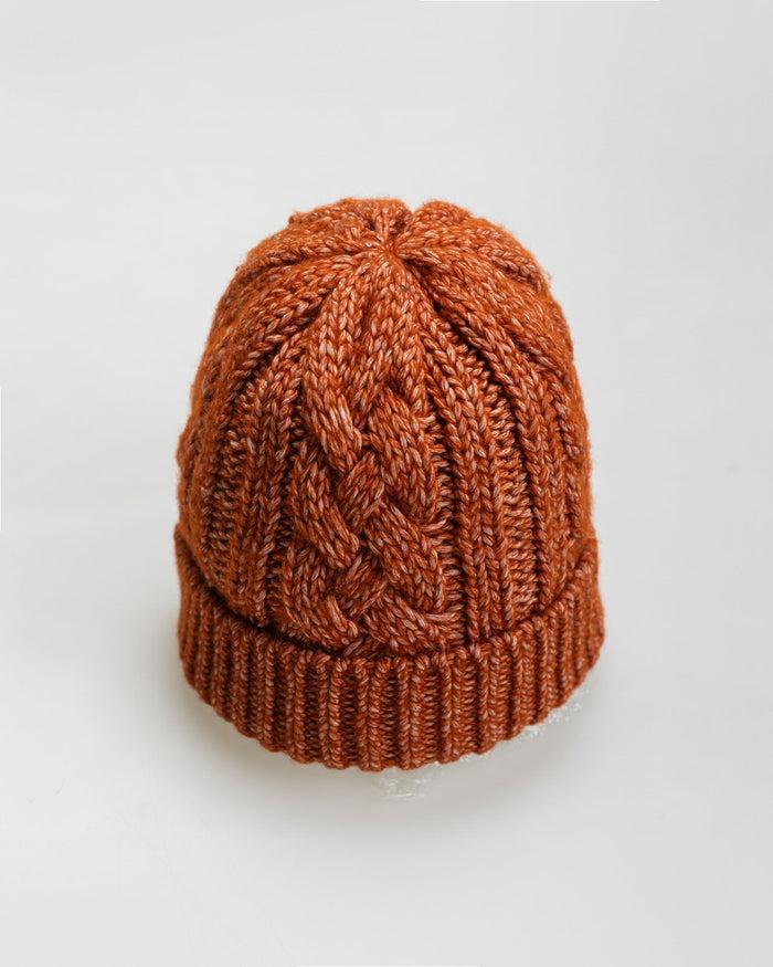 system action Gorro de punto con aranes