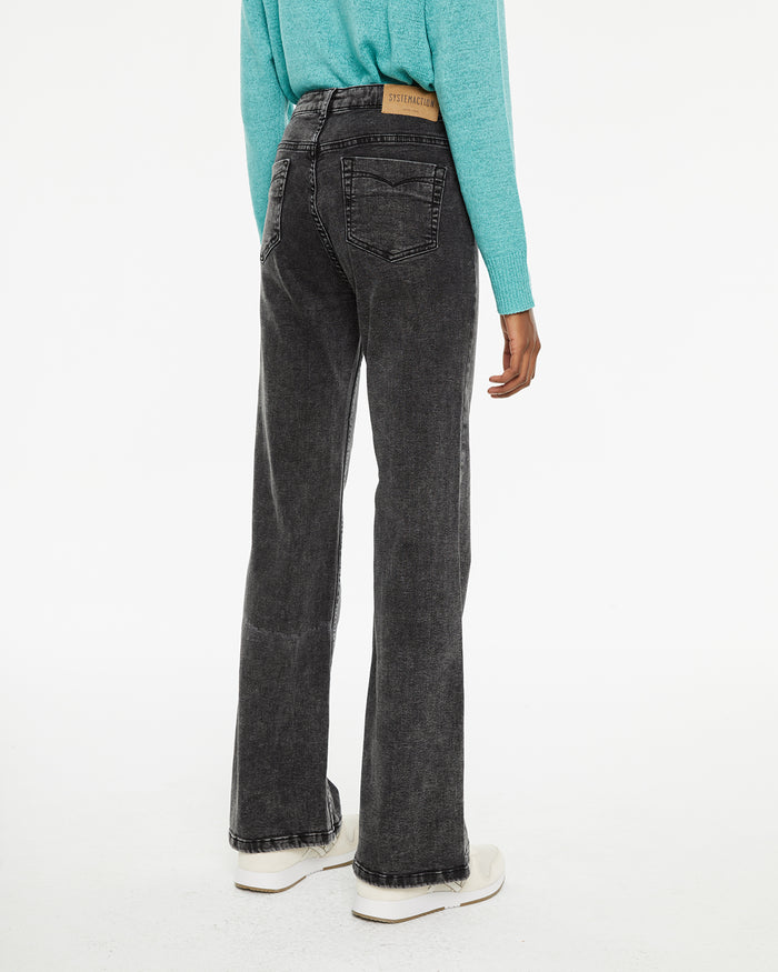 system action Jeans fit flare tiro medio detalle bolsillos delanteros Tienda
