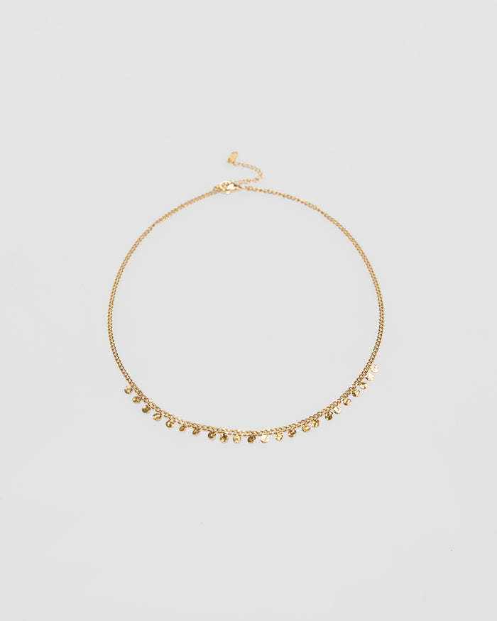 system action Collar con abalorios color oro Superdescuento
