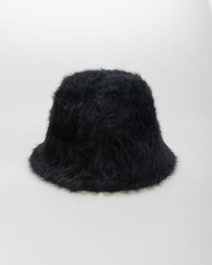 system action Gorro de pelo negro Promoción trimestral