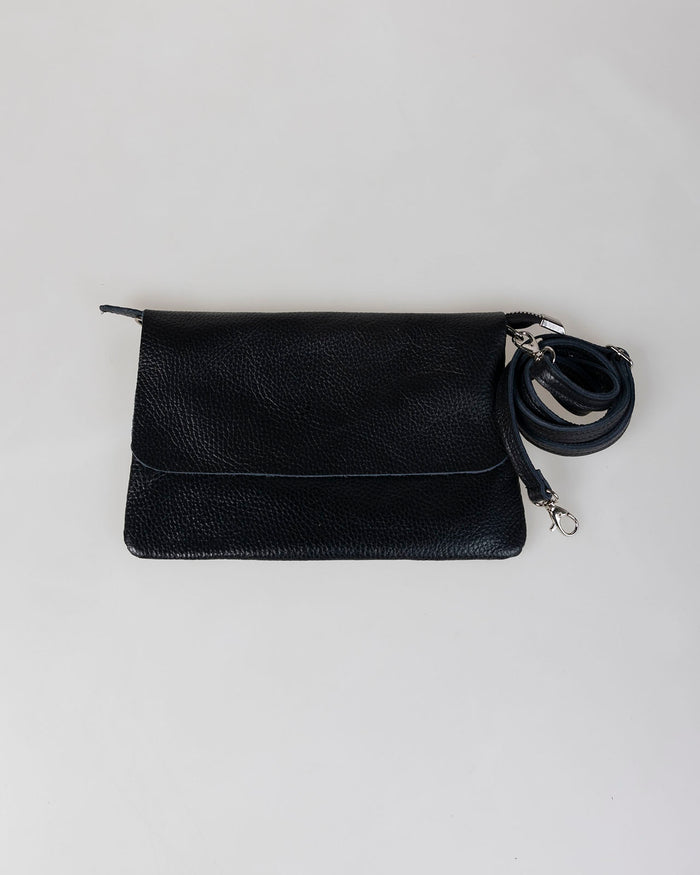 system action Bolso tipo bandolera de piel