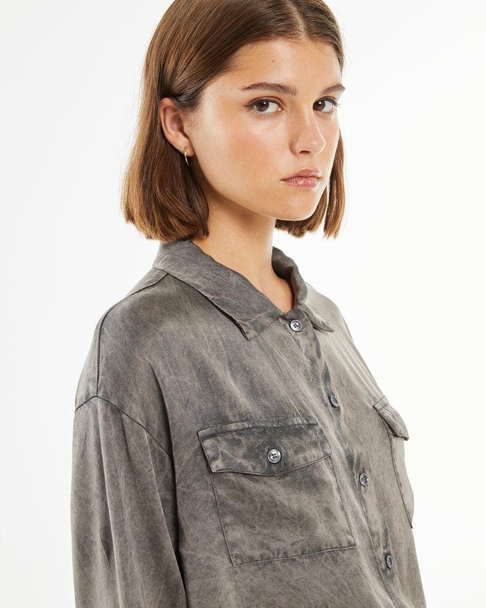 system action Camisa gris de manga larga doble bolsillo frontal Tienda