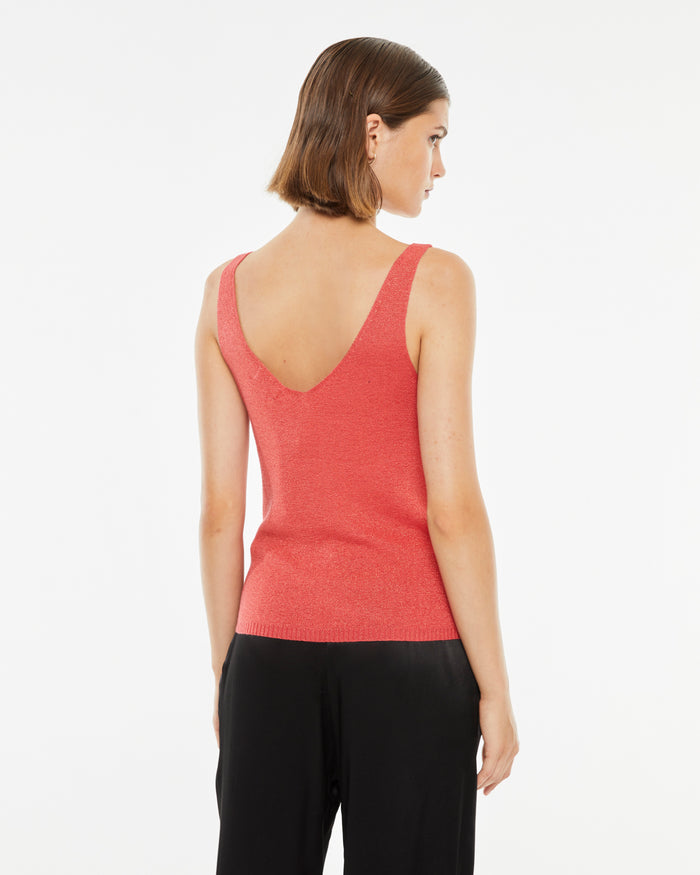 system action Top ajustado de tirantes con brillo cuello pico Solo queda un día