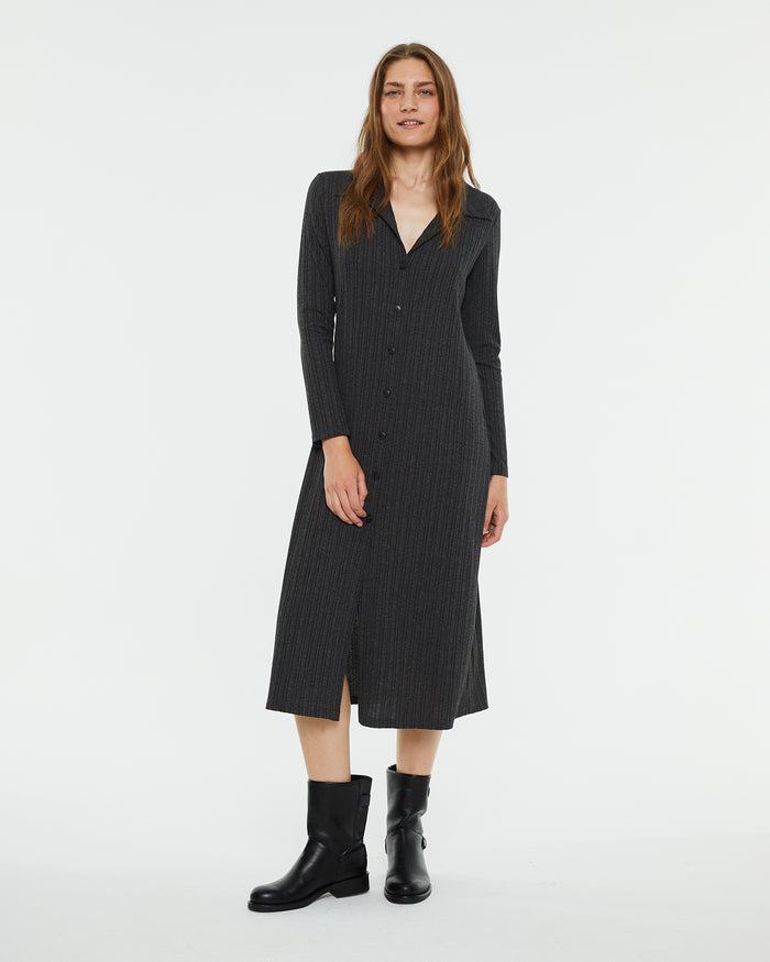 system action Vestido midi de canalé cuello polo