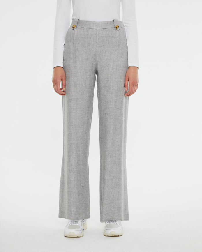 system action Pantalón largo relaxed fit pliegues en delantero Ofertas especiales