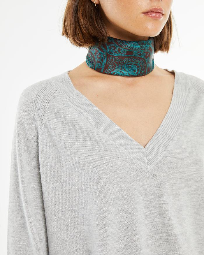 system action Jersey básico con lana cuello pico Outlet online